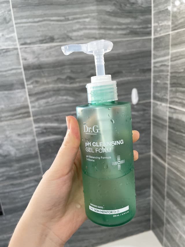 DR.G pH Cleansing Gel Foam review photo by Skincareaddict13