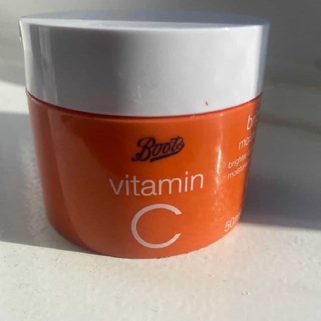 Boots Vitamin C Brightening Moisturising Cream review photo by Reiira