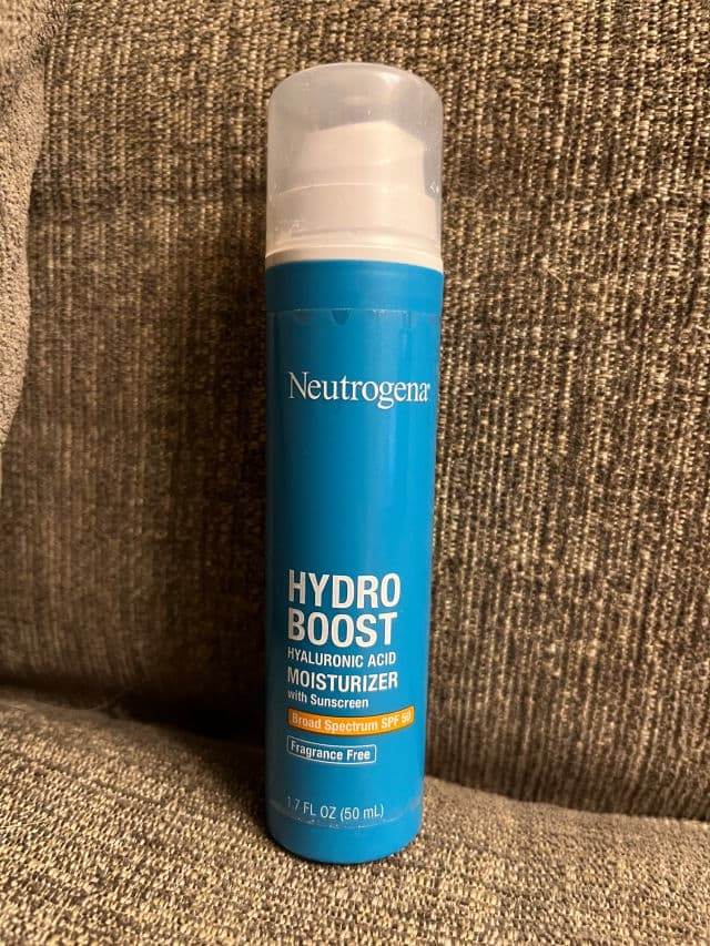 Neutrogena Hydro Boost Hyaluronic Acid Moisturizer SPF 50 review photo by SerenaNY