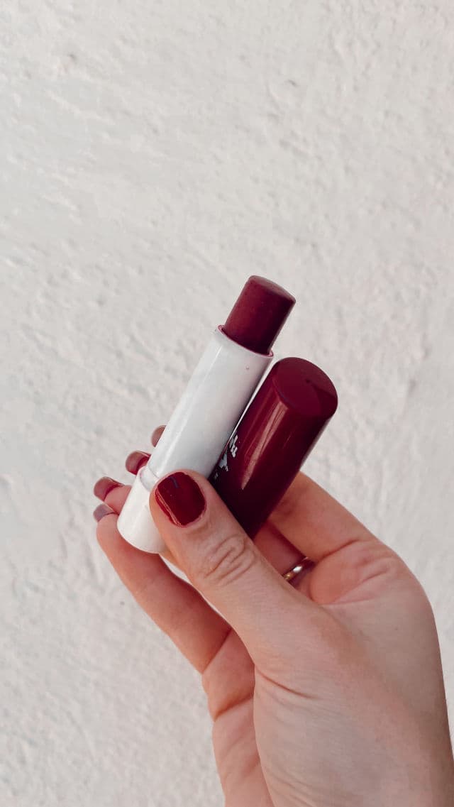 Nivea Lip Care Blackberry Shine review photo by mafegomezr