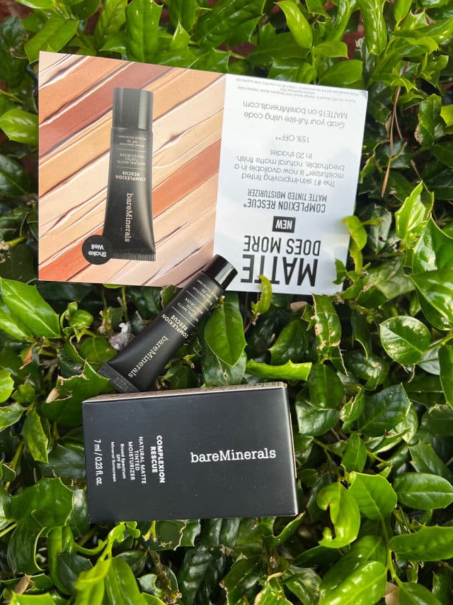 BareMinerals Complexion Rescue Natural Matte Tinted Moisturizer Mineral SPF 30 review photo by Cruzlabrada