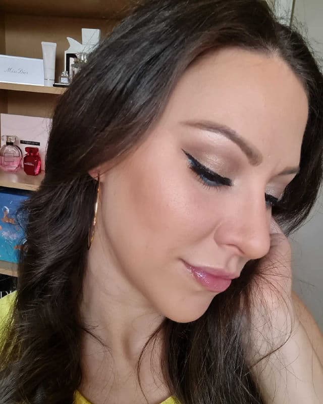 Dior Backstage Face & Body Glow review photo by Bebita