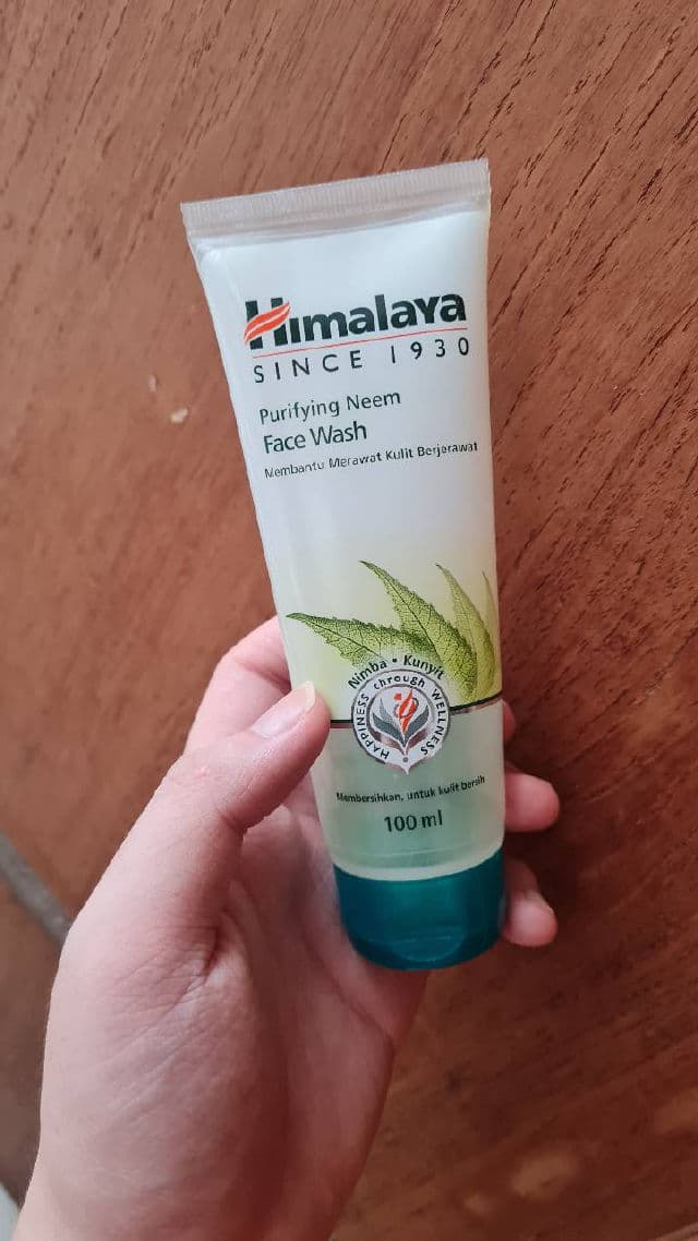 Himalaya Purifying Neem Face Wash review photo by clementinepulps