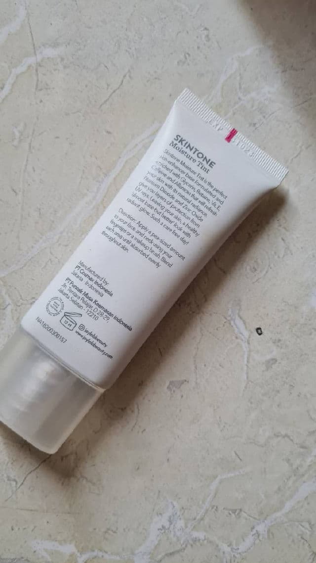 Joylab Skintone Moisture Tint review photo by clementinepulps
