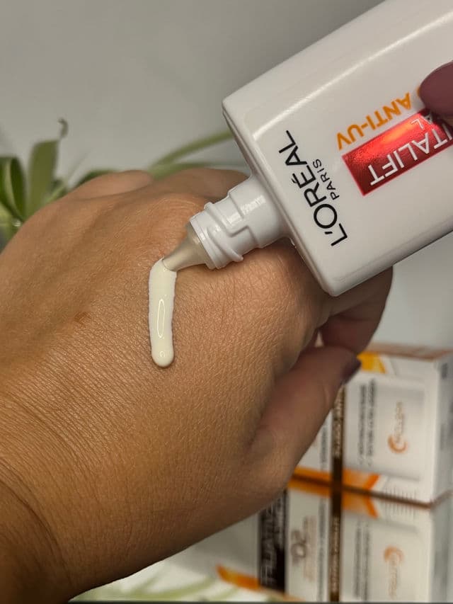 L'Oreal Paris Revitalift Clinical Anti-UV Fluid SPF 50+ review photo by Alys89