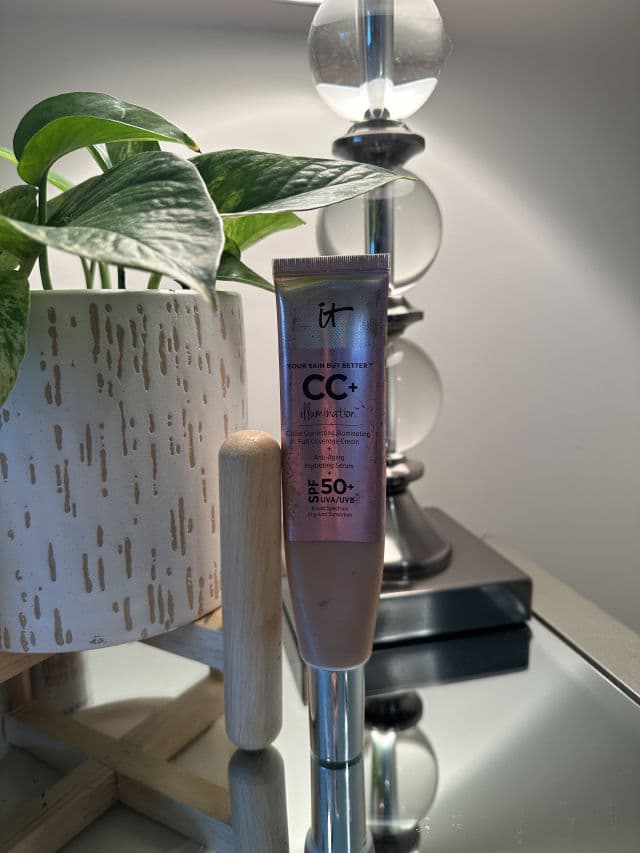 It Cosmetics CC+ Cream Illumination with SPF 50+ review photo by karkari2011