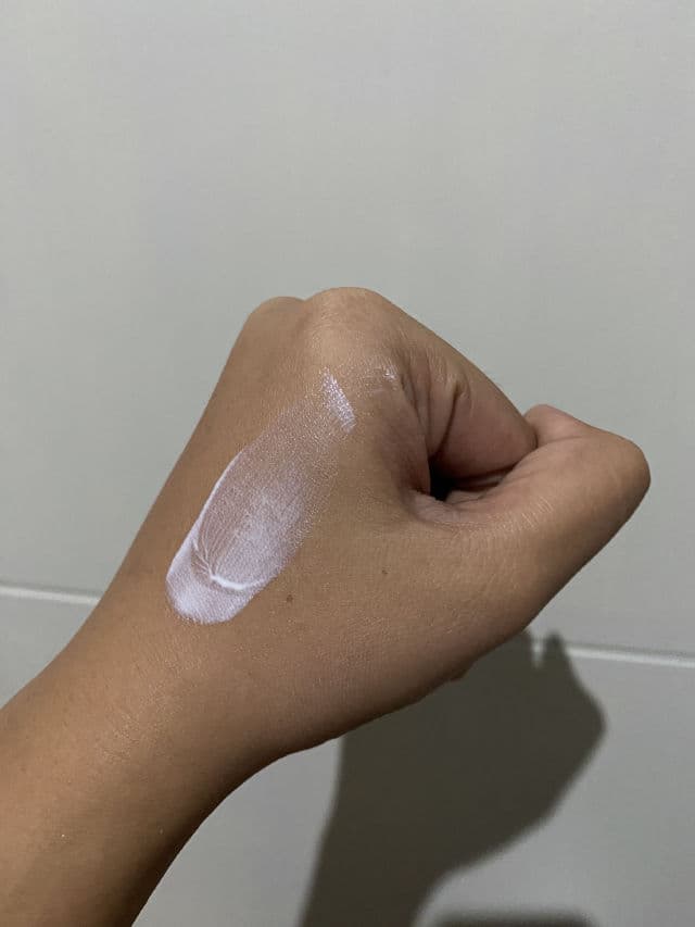 Belo Essentials SunExpert Reef-friendly Sunscreen SPF 60+ PA++++ review photo by ByAngellll