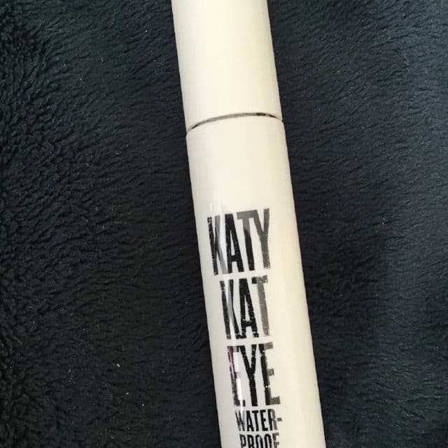 CoverGirl Katy Kat Eye Mascara - Very Black review photo by pickyreview01