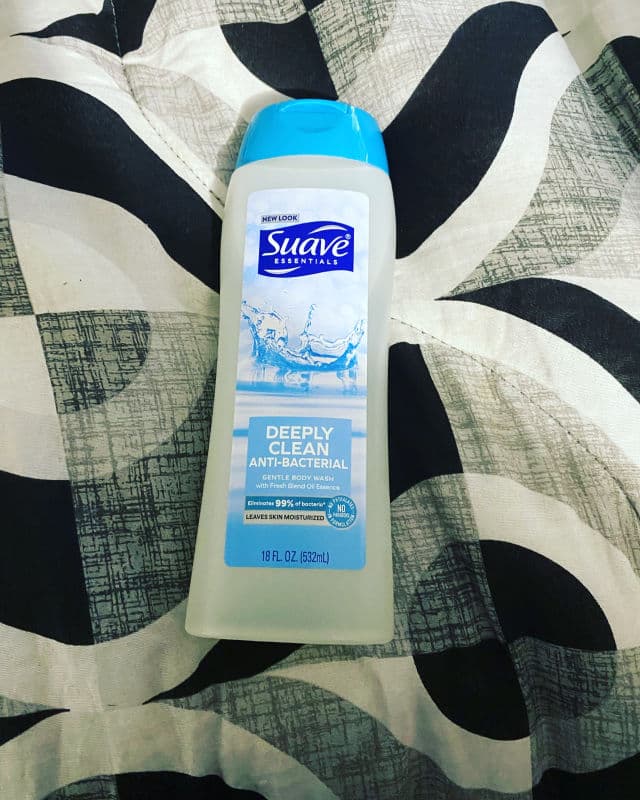 Suave Deeply Clean Anti-Bacterial Body Wash review photo by shirleyjohnson