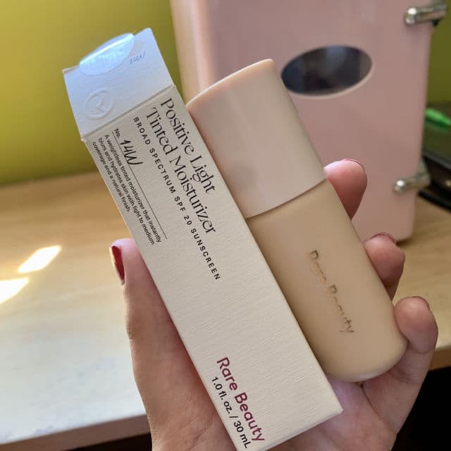 Rare Beauty Positive Light Tinted Moisturizer Broad Spectrum SPF20 Sunscreen review photo by rbkdevelasco