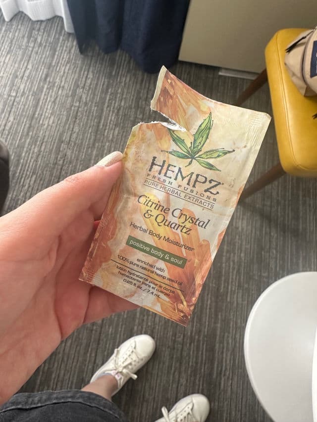 Hempz Fresh Fusions Citrine Crystal & Quartz Herbal Body Moisturizer review photo by rbkdevelasco