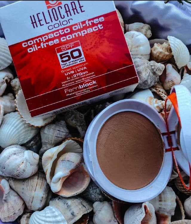 Heliocare Oil-Free Compact SPF 50 review photo by SiAnastasia