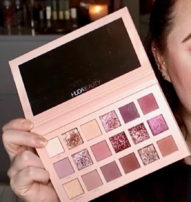 Huda Beauty Nude Eyeshadow Palette review photo by Vinoreview