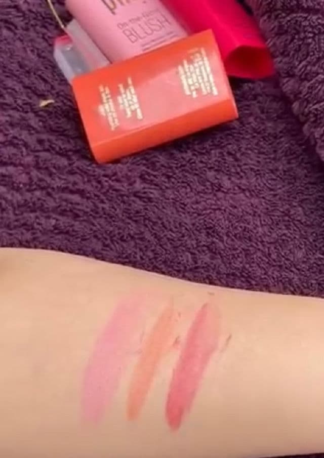 Pixi On The Go Blush	- Fleur review photo by beautyBestselers