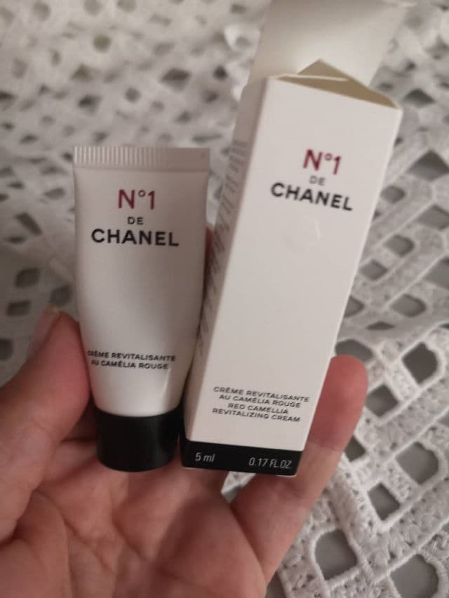 Chanel N°1 de Chanel Revitalizing Cream review photo by lauryte
