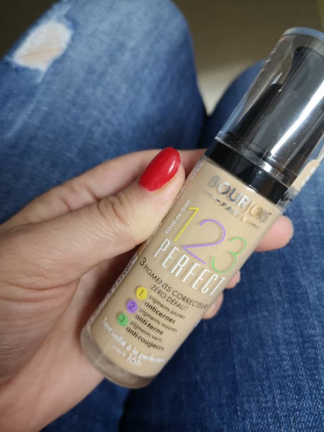 Bourjois 123 Perfect Foundation review photo by lauryte