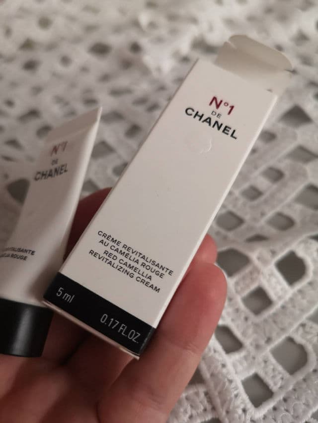 Chanel N°1 de Chanel Revitalizing Cream review photo by lauryte