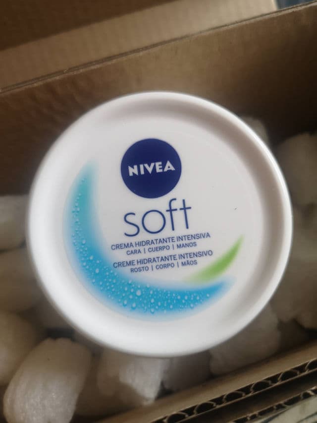 Nivea Soft Moisturizing Creme review photo by lauryte