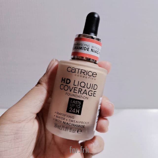 Catrice 002 Porcelain review photo by Farahfrh