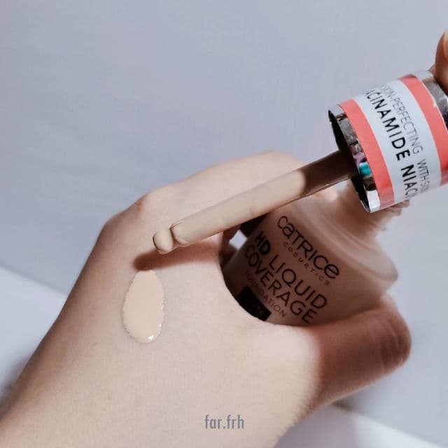 Catrice 002 Porcelain review photo by Farahfrh
