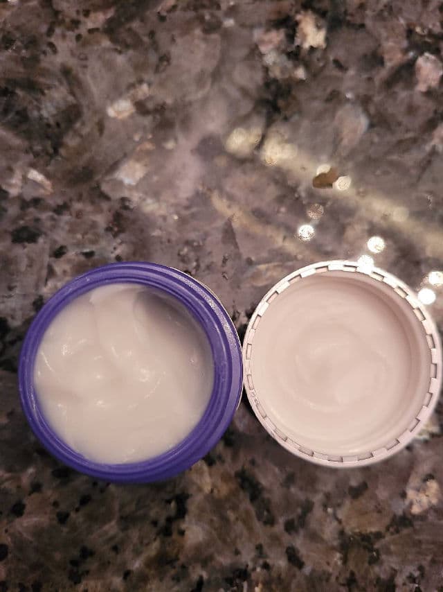 Olay Regenerist Retinol 24 Night Moisturizer review photo by jesstries