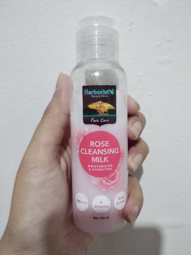 Herborist Rose Cleansing Milk  review photo by RintamiNurFajriah