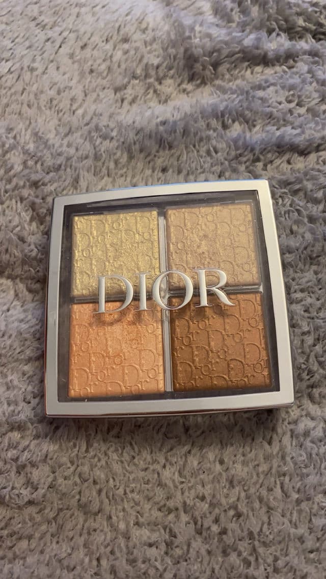 Dior Glow Face Palette #002 Glitz review photo by caitlinnn127