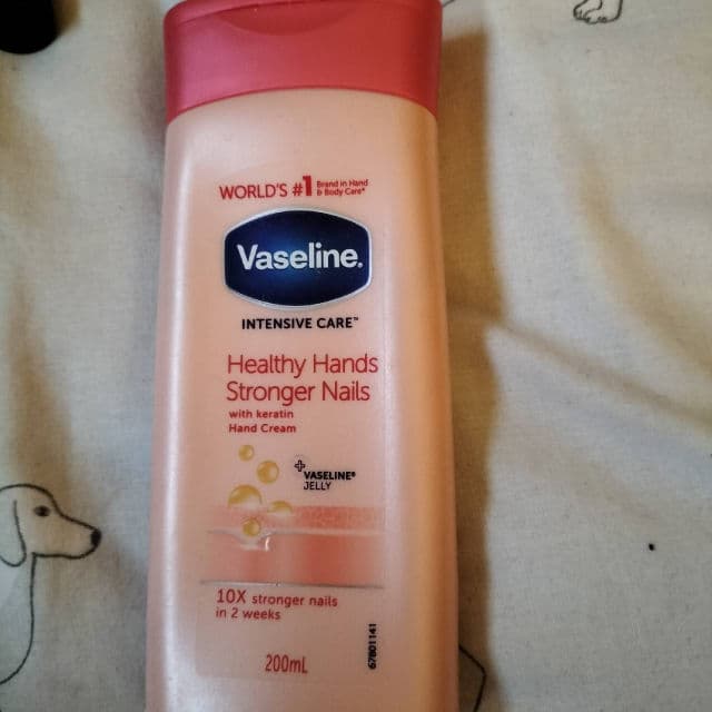 Vaseline Intensive Care Healthy Hands Stronger Nails Cream review photo by pickywony