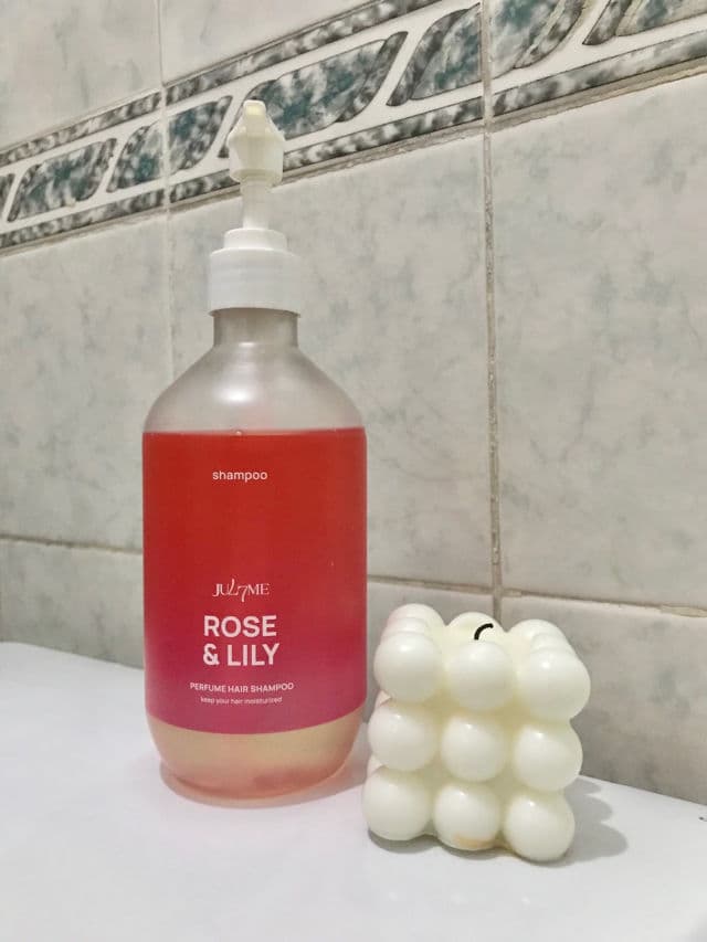 JULYME Blackberry review photo by jocellezm