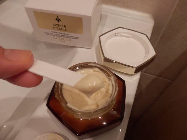 Guerlain Abeille Royale Honey Treatment Night Cream review photo by DesC