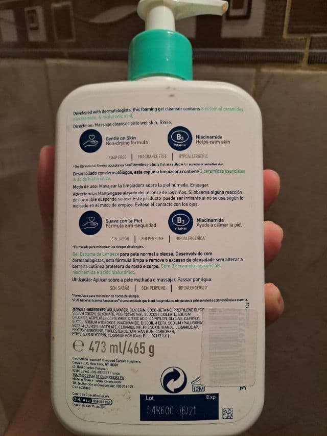CeraVe Foaming Facial Cleanser for Normal to Oily Skin review photo by ninota55