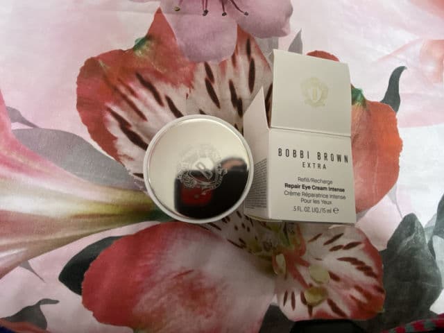 Bobbi Brown Extra Eye Repair Cream review photo by Morenita1983