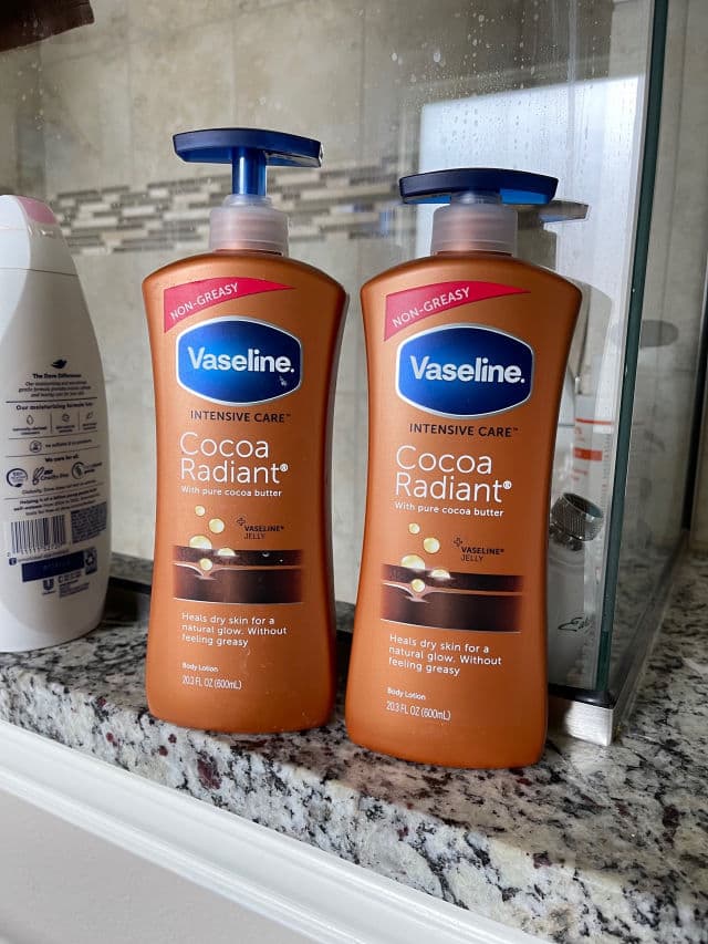 Vaseline Intensive Care Cocoa Radiant Lotion review photo by Ramaus
