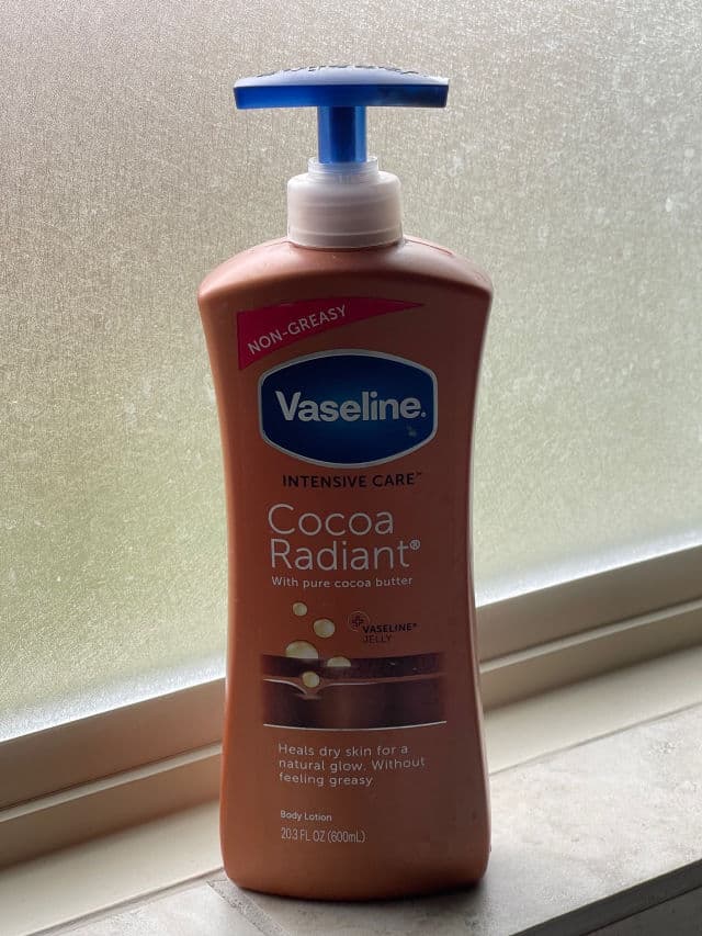 Vaseline Intensive Care Cocoa Radiant Lotion review photo by Ramaus
