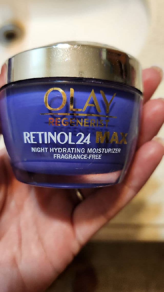 Olay Regenerist Retinol24 + Peptide Night Face Moisturizer review photo by areeves0924