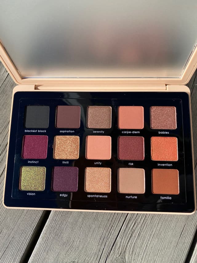 Natasha Denona My Dream Eyeshadow Palette review photo by Anneromakeup