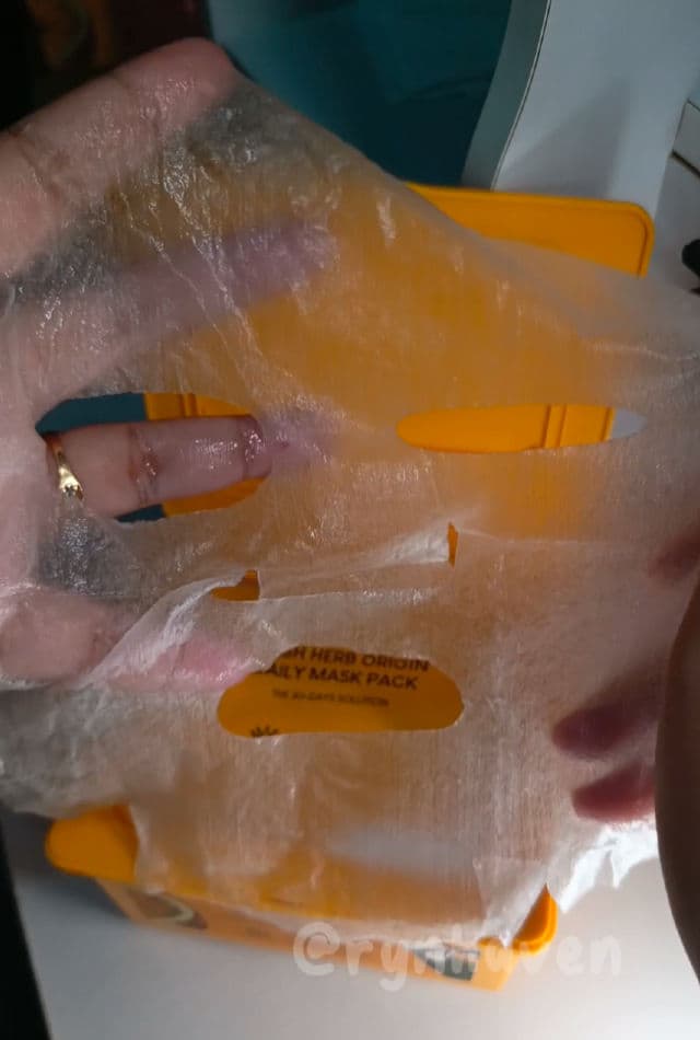 Nacific Fresh Herb Origin Daily Rebirth Mask Pack review photo by rynhaven