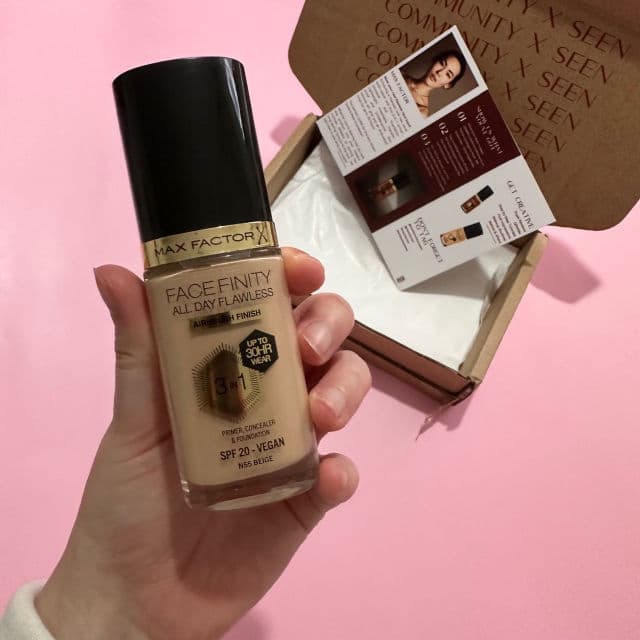 Max Factor Facefinity All Day Flawless 3 in 1 Vegan Foundation SPF 20 review photo by joddsmakeup