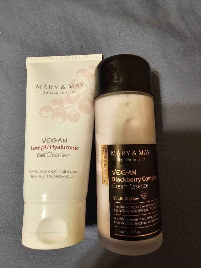 Mary&May Vegan Low pH Hyaluronic Gel Cleanser review photo by frostyfeet