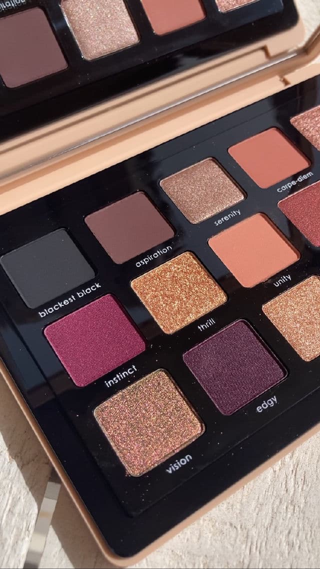 Natasha Denona My Dream Eyeshadow Palette review photo by Beautyadictas