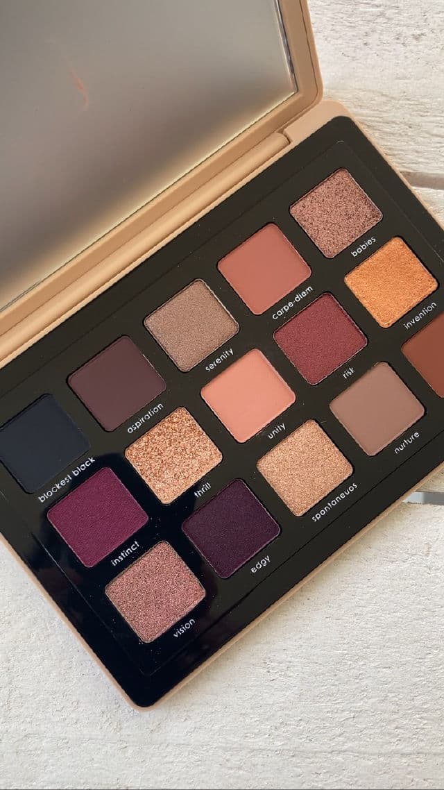 Natasha Denona My Dream Eyeshadow Palette review photo by Beautyadictas