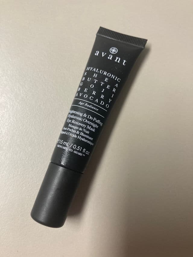 Avant Skincare Brightening & De-Puffing Hyaluronic Overnight Eye Recovery Mask review photo by Beautyadictas