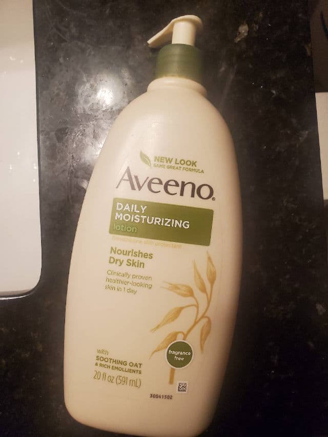 Aveeno Sheer Hydration Daily Moisturizing Lotion review photo by luvmeeh89