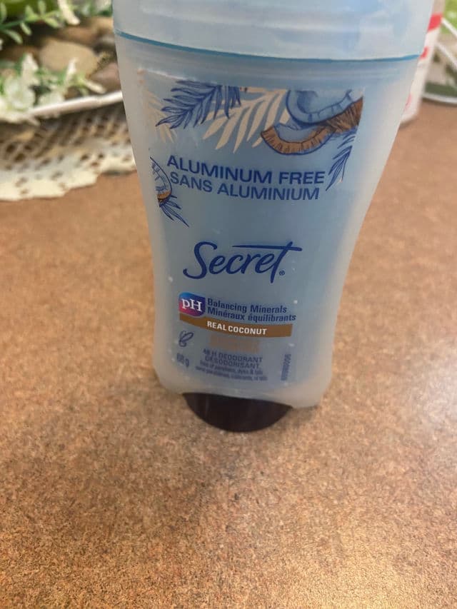 Secret Aluminum Free Deodorant Coconut review photo by monikalovesuu93