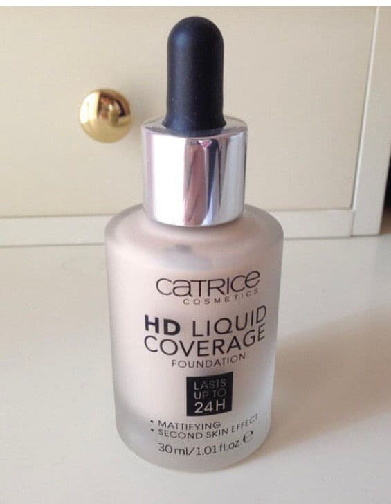Catrice 002 Porcelain review photo by beautyismygossip