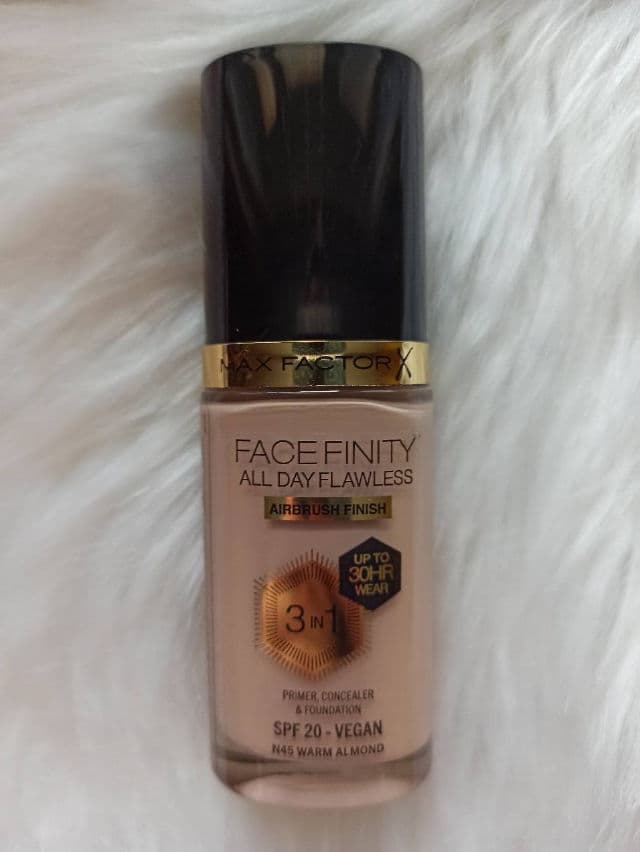 Max Factor Facefinity All Day Flawless 3 in 1 Vegan Foundation SPF 20 review photo by flowermakeupgarden