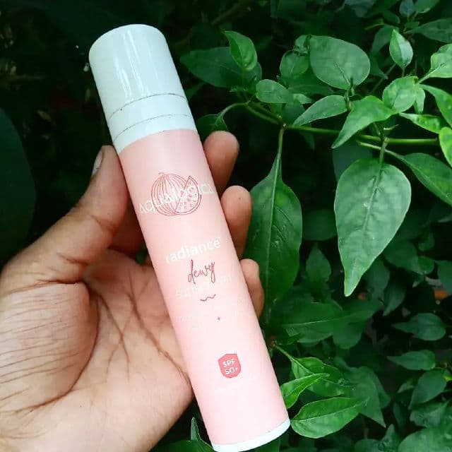 Aqualogica Radiance+ Dewy Sunscreen SPF50+ PA+++ review photo by namr