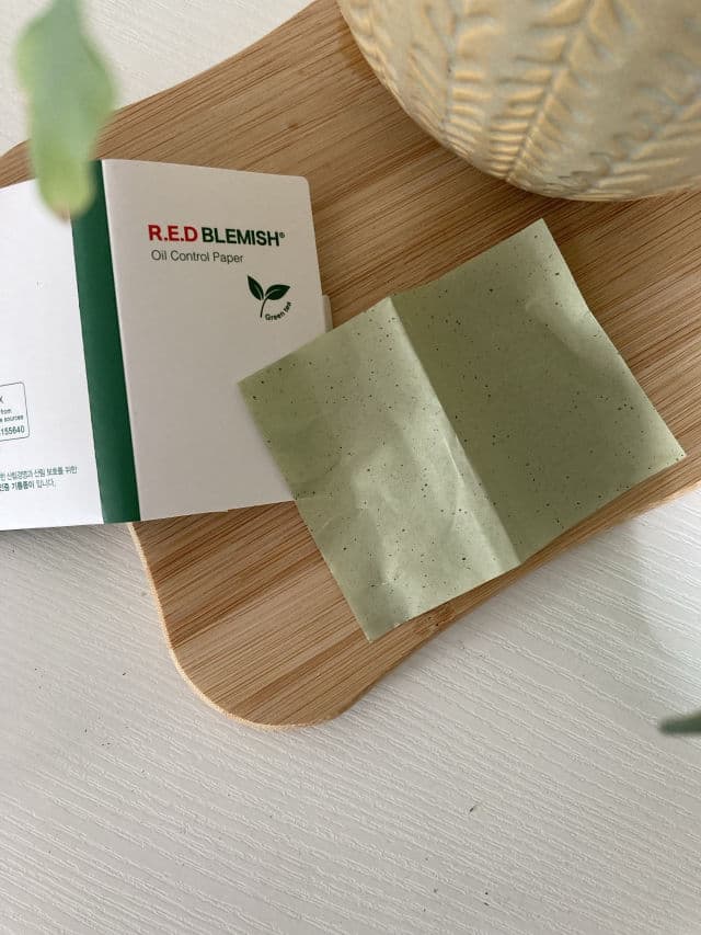 DR.G R.E.D Blemish Oil Control Paper review photo by Freetest 