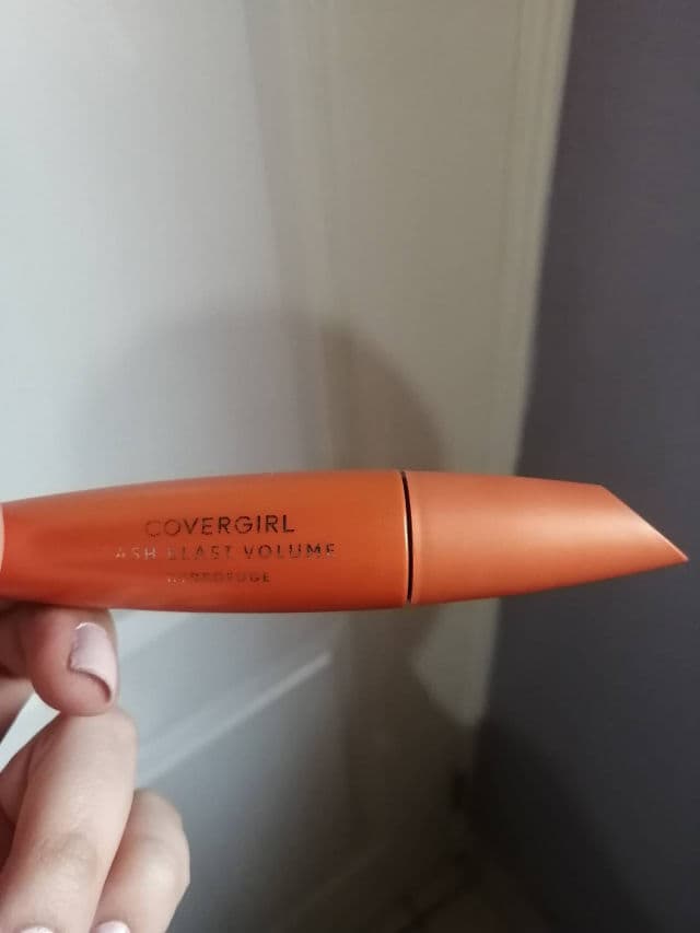 CoverGirl Lash Blast Volume Mascara review photo by MissDiorCherie