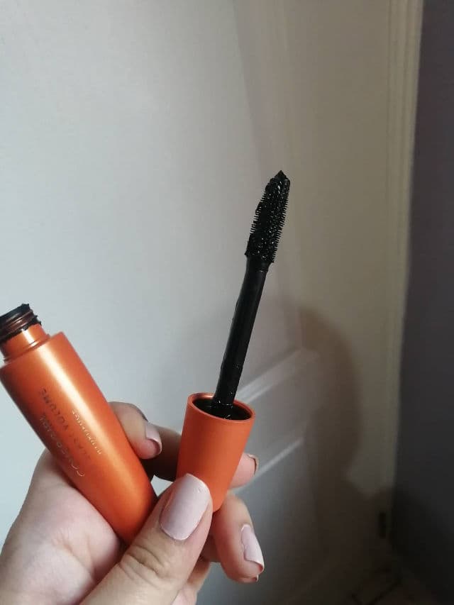 CoverGirl Lash Blast Volume Mascara review photo by MissDiorCherie